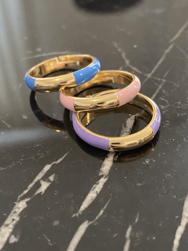 Ring color Blue Pink or Purple